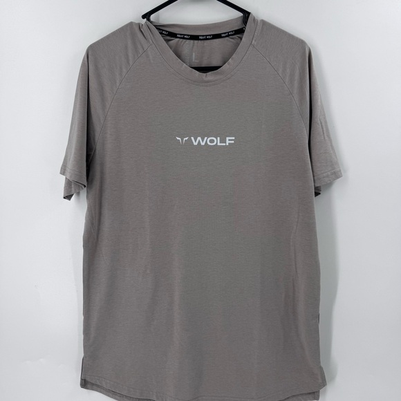 WOLF Men's Gray‎ T-Shirt - Picture 1 of 9